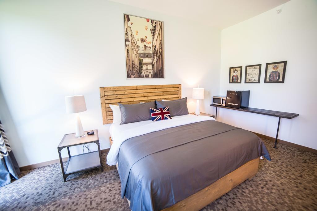 Okoboji Commons Hotel Extérieur photo