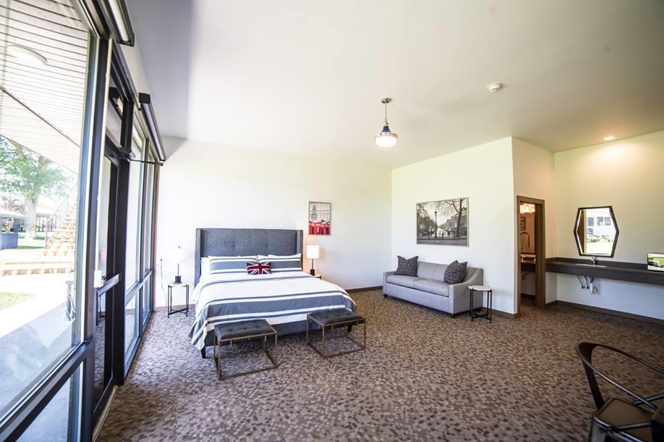 Okoboji Commons Hotel Extérieur photo