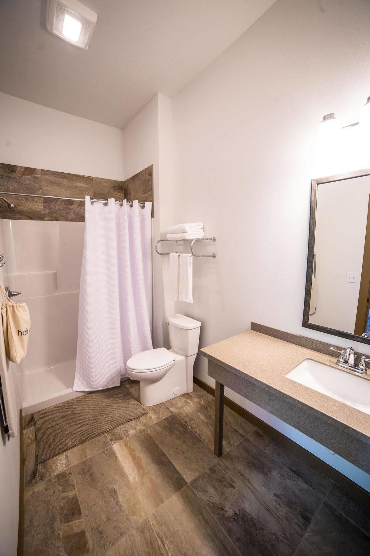 Okoboji Commons Hotel Extérieur photo